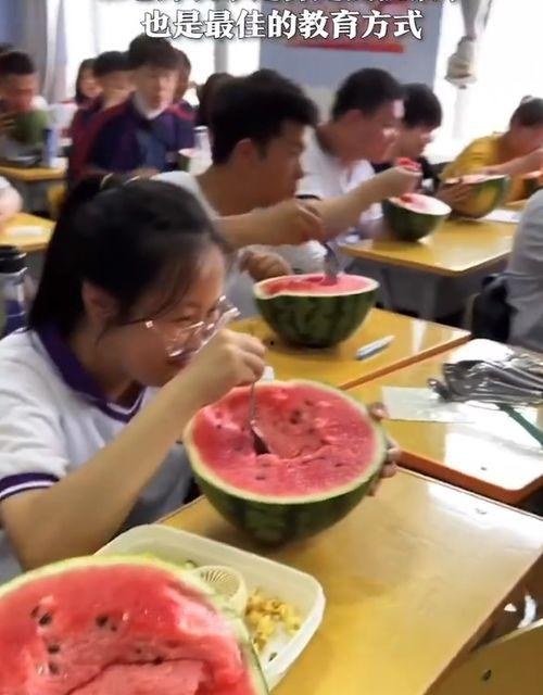黑科技教室吃瓜,揭秘吃瓜背后的科技奥秘