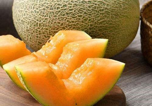 吃黑蜜瓜上火还是下火,上火还是下火，揭秘夏日消暑之谜