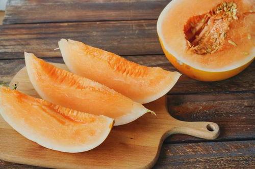 黑蜜瓜烂了可以吃吗,黑蜜瓜烂了还能吃吗？揭秘食用安全与处理方法