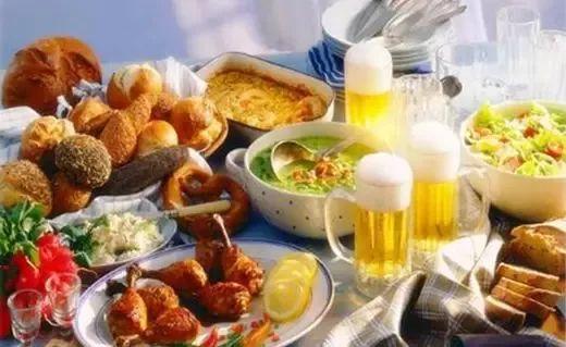 今日头条晚餐吃瓜视频