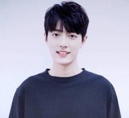 肖战同学吃黑瓜照片高清,高清照片曝光引网友热议